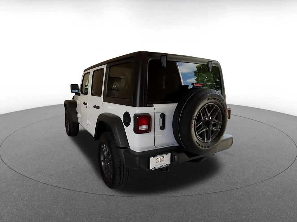 2025 Jeep JL Wrangler - Image 9 of 31