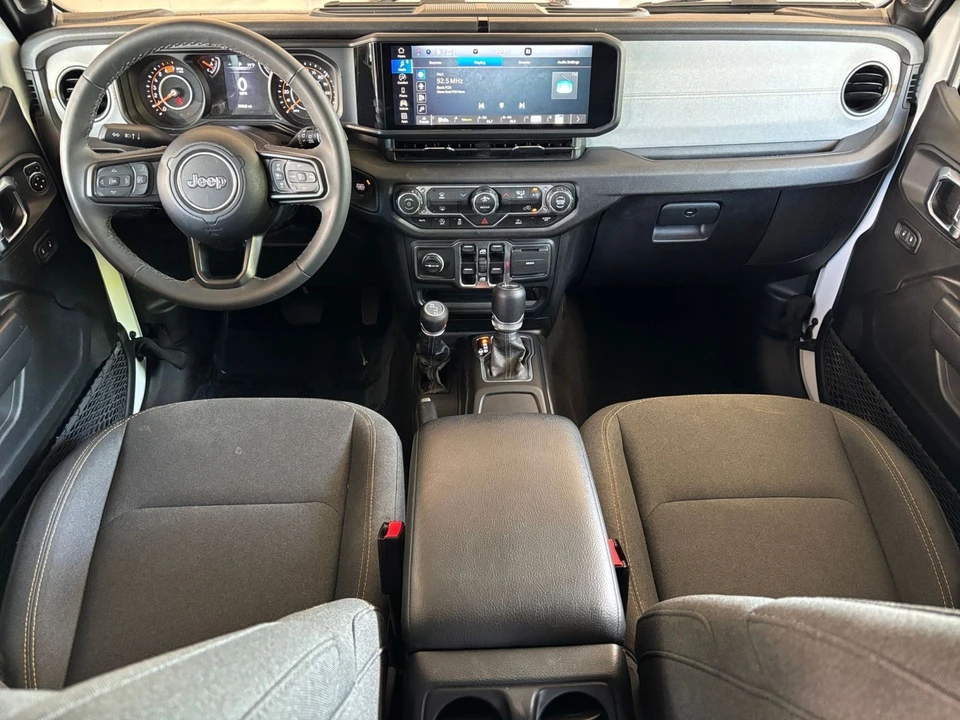 2025 Jeep JL Wrangler - Image 26 of 31