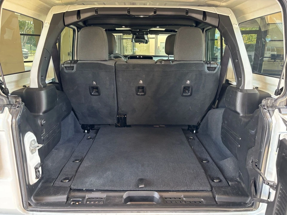 2025 Jeep JL Wrangler - Image 26 of 31