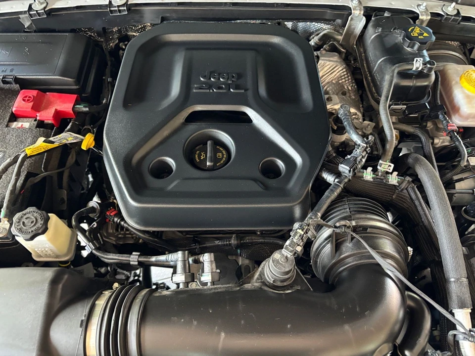 2025 Jeep JL Wrangler - Image 27 of 31