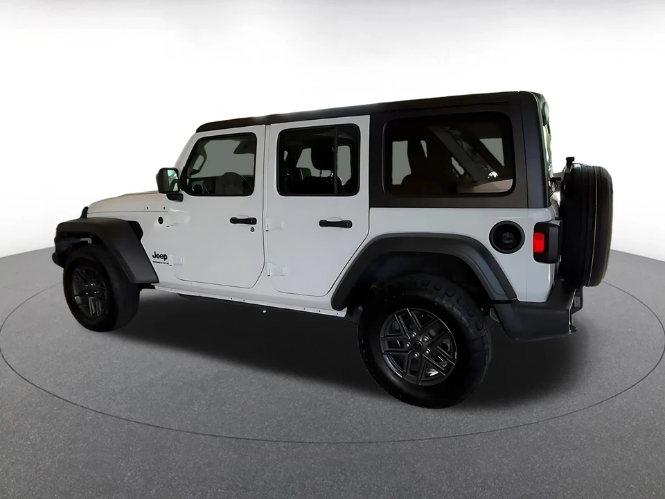 2025 Jeep JL Wrangler - Image 9 of 31