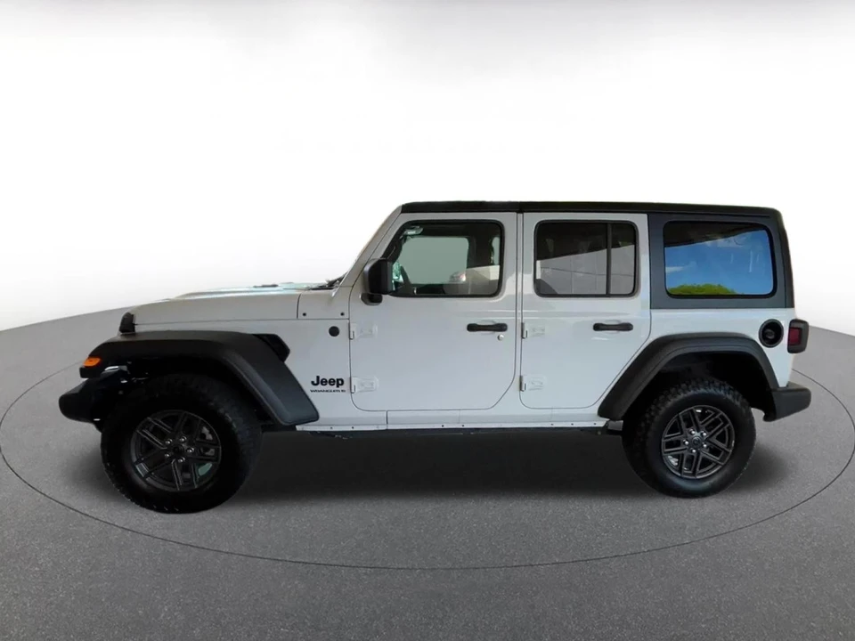 2025 Jeep JL Wrangler - Image 8 of 31