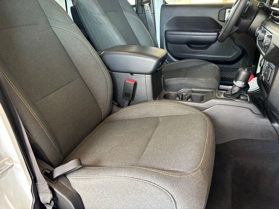2025 Jeep JL Wrangler - Image 29 of 31
