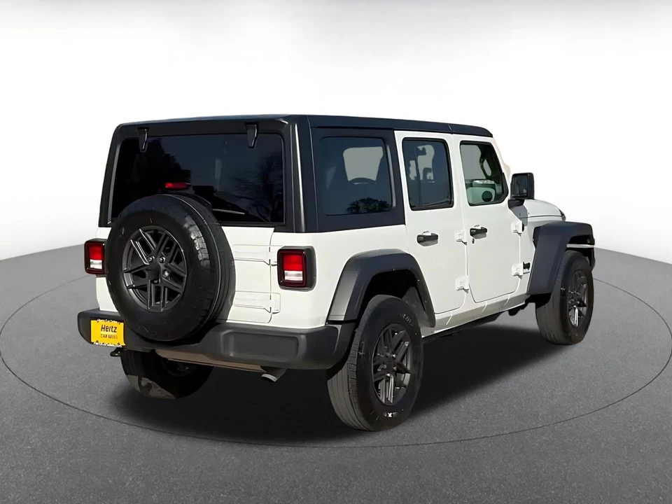 2025 Jeep JL Wrangler - Image 13 of 31
