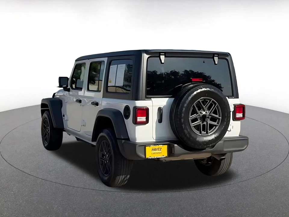 2025 Jeep JL Wrangler - Image 16 of 31