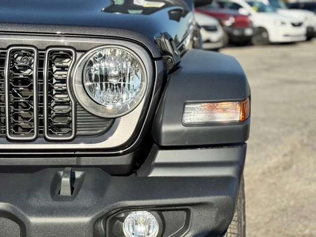 2025 Jeep JL Wrangler - Image 10 of 12