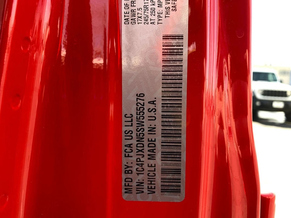 2025 Jeep JL Wrangler - Image 23 of 31