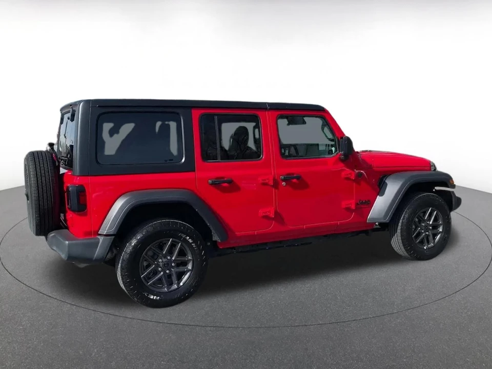 2025 Jeep JL Wrangler - Image 16 of 31