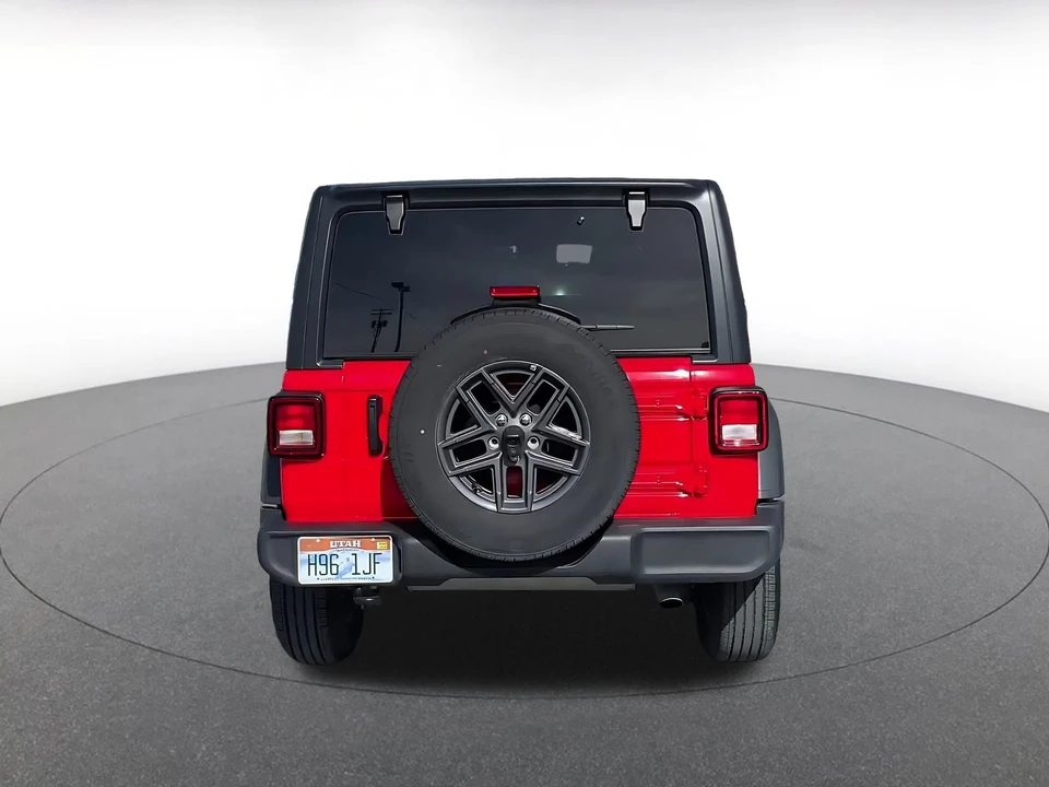 2025 Jeep JL Wrangler - Image 10 of 31