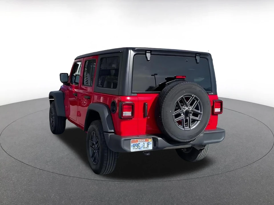 2025 Jeep JL Wrangler - Image 12 of 31