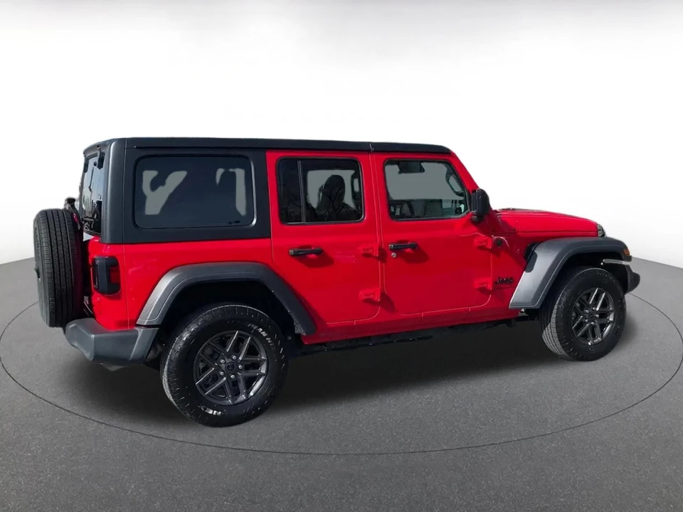 2025 Jeep JL Wrangler - Image 12 of 31