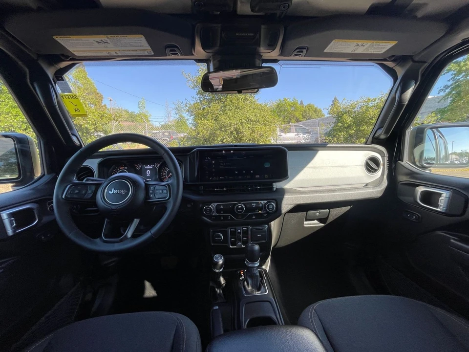 2025 Jeep - Image 30 of 31