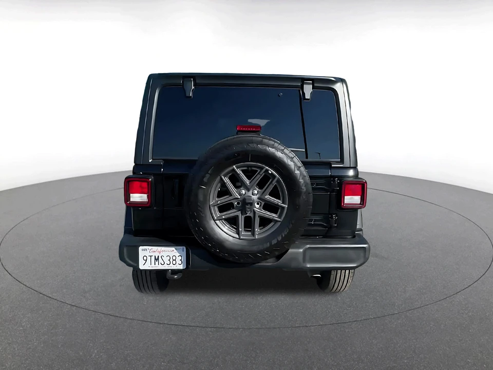 2025 Jeep JL Wrangler - Image 9 of 31