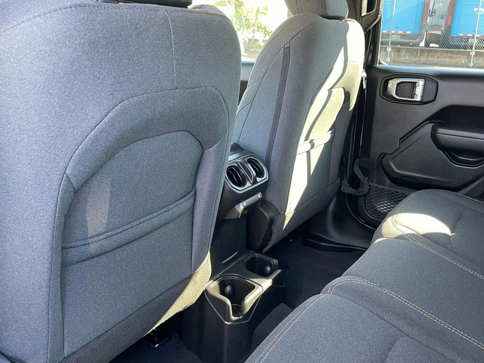 2025 Jeep JL Wrangler - Image 23 of 31