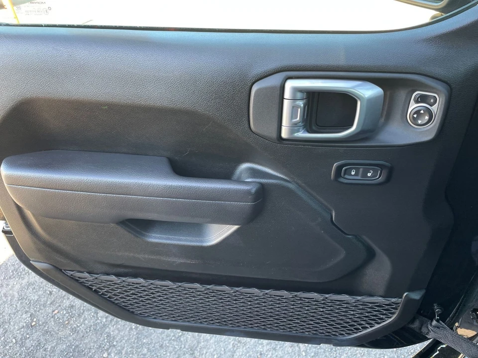 2025 Jeep - Image 17 of 31