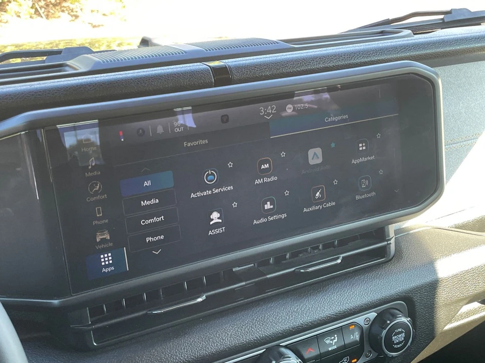 2025 Jeep JL Wrangler - Image 21 of 31