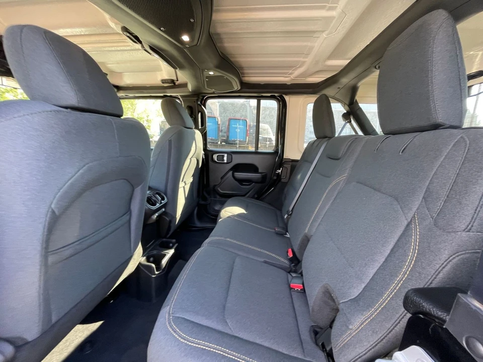 2025 Jeep JL Wrangler - Image 26 of 31
