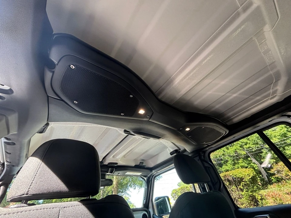 2025 Jeep JL Wrangler - Image 25 of 31