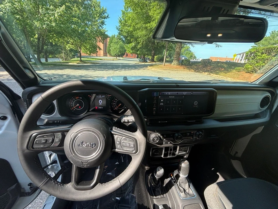 2025 Jeep JL Wrangler - Image 31 of 31