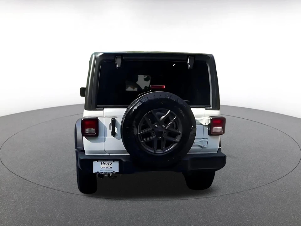 2025 Jeep JL Wrangler - Image 14 of 31