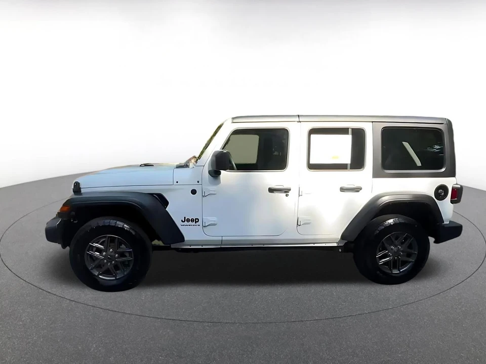 2025 Jeep JL Wrangler - Image 11 of 31