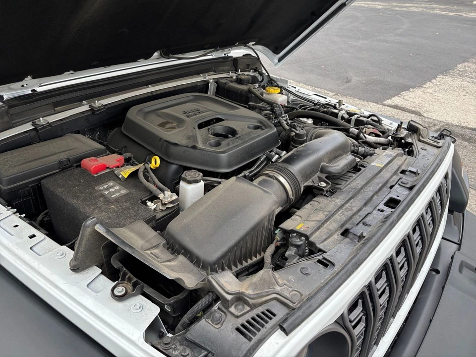 2025 Jeep JL Wrangler - Image 22 of 31