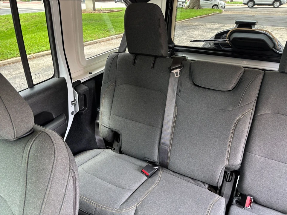 2025 Jeep JL Wrangler - Image 29 of 31