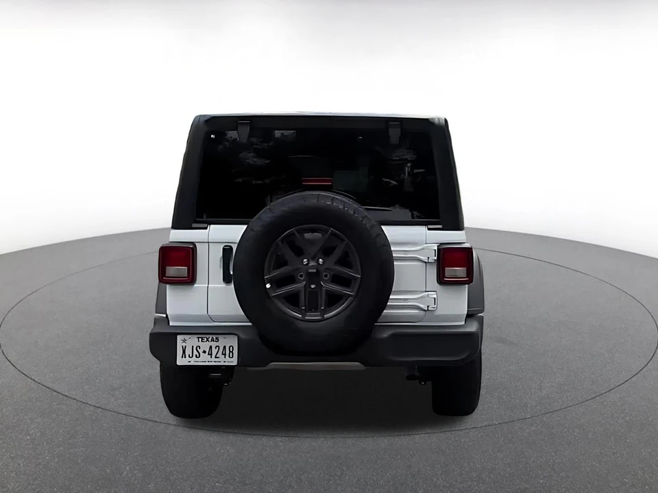 2025 Jeep JL Wrangler - Image 10 of 31
