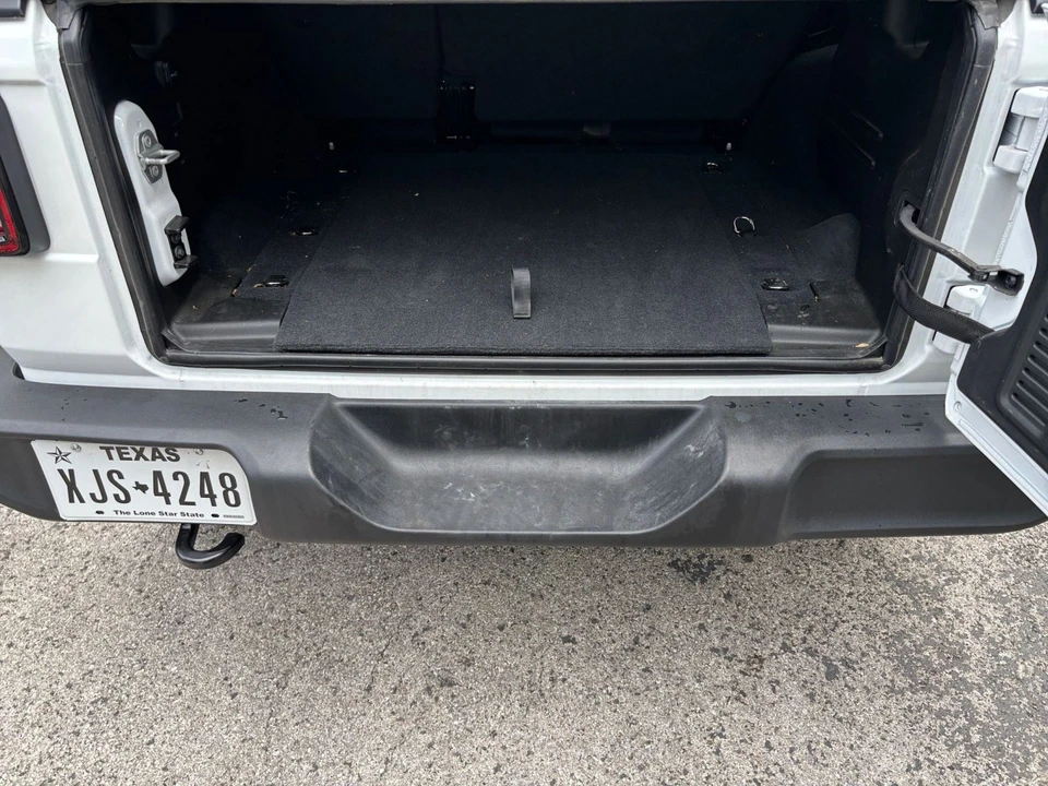 2025 Jeep JL Wrangler - Image 21 of 31