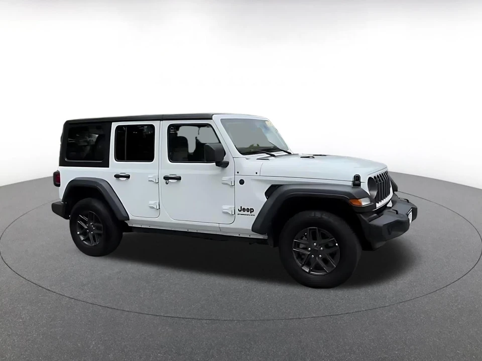 2025 Jeep JL Wrangler - Image 2 of 31