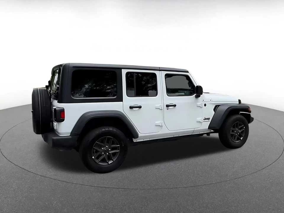 2025 Jeep JL Wrangler - Image 12 of 31