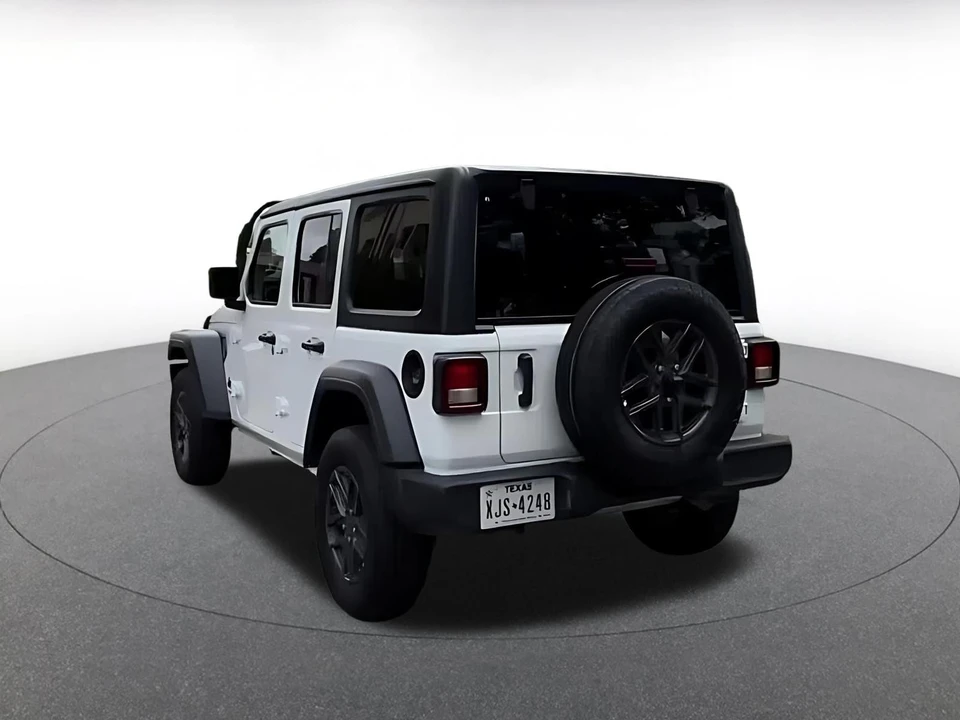 2025 Jeep JL Wrangler - Image 8 of 31