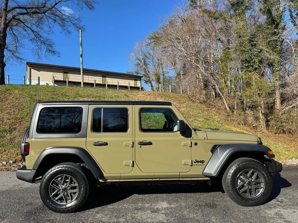2025 Jeep JL Wrangler - Image 6 of 21
