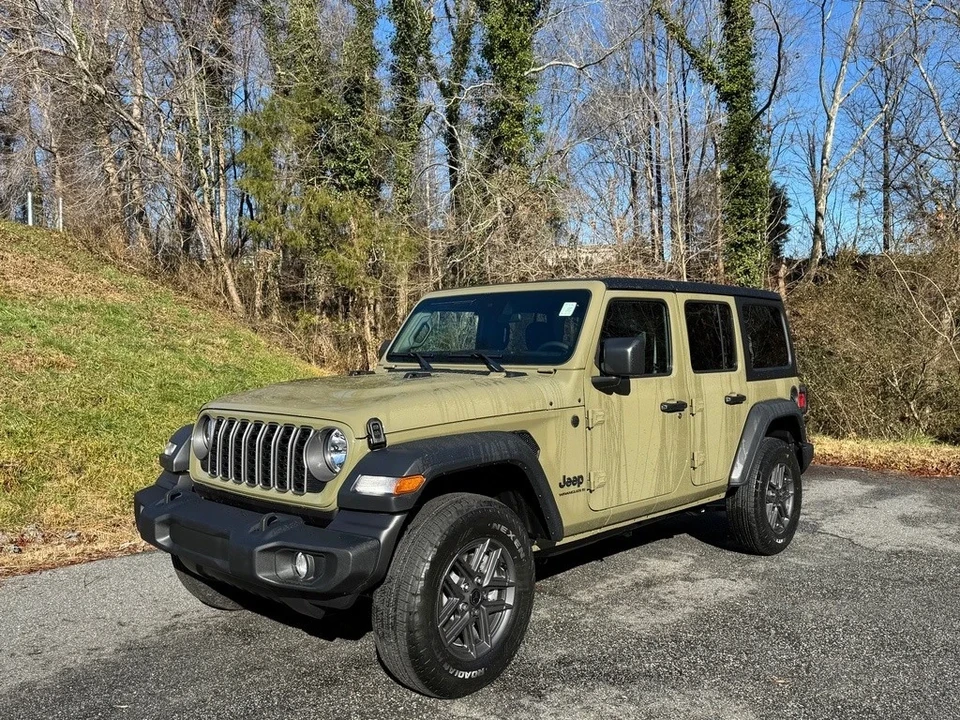 2025 Jeep JL Wrangler - Image 3 of 21