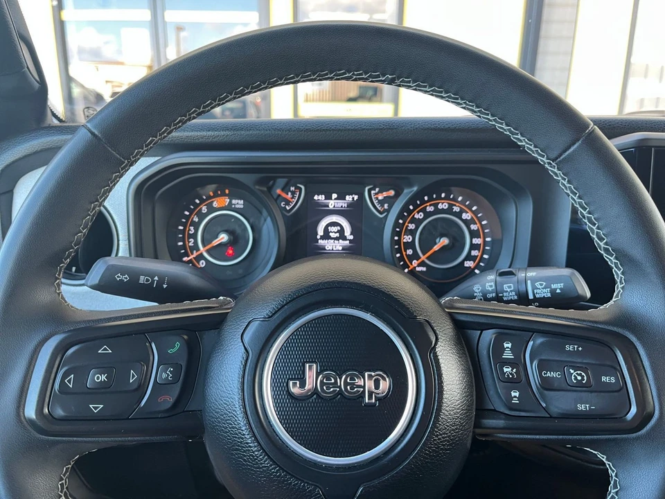 2025 Jeep JL Wrangler - Image 30 of 31