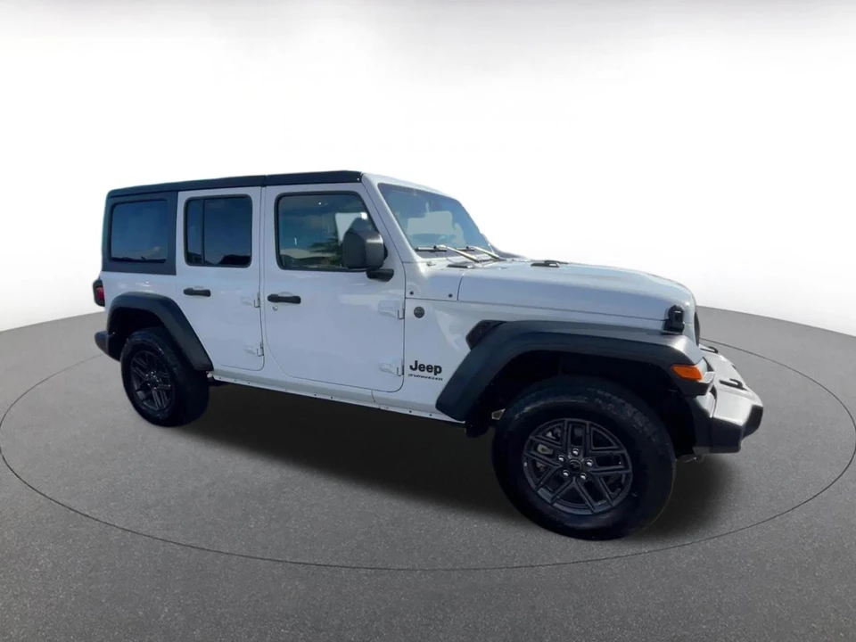 2025 Jeep JL Wrangler - Image 2 of 31