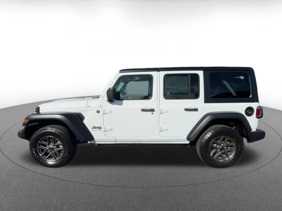 2025 Jeep JL Wrangler - Image 11 of 31