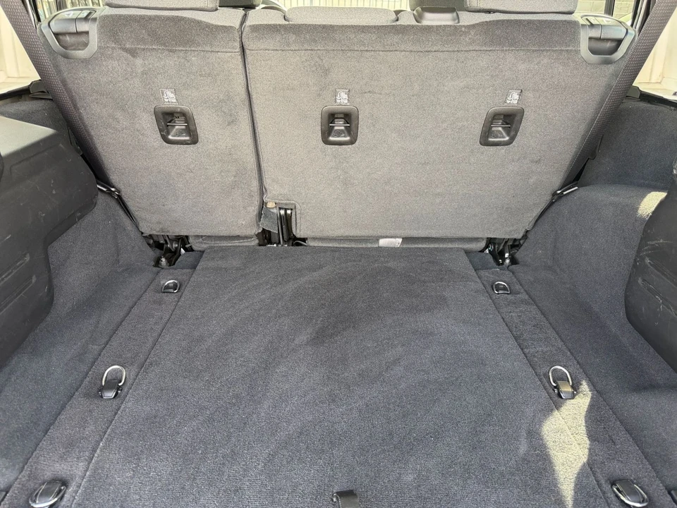 2025 Jeep JL Wrangler - Image 27 of 31