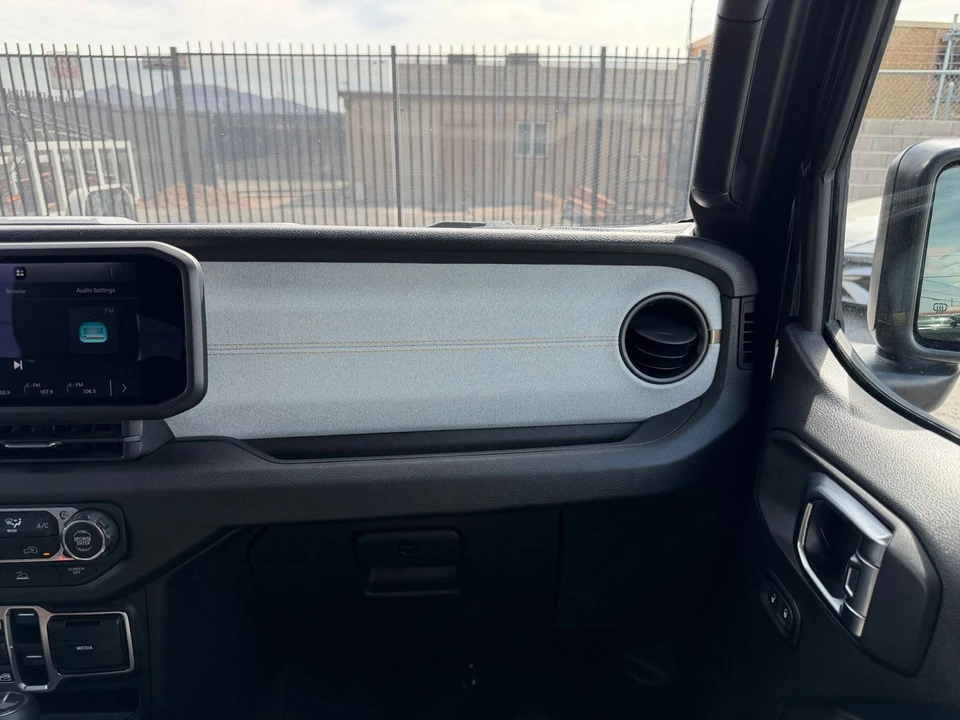 2025 Jeep JL Wrangler - Image 31 of 31