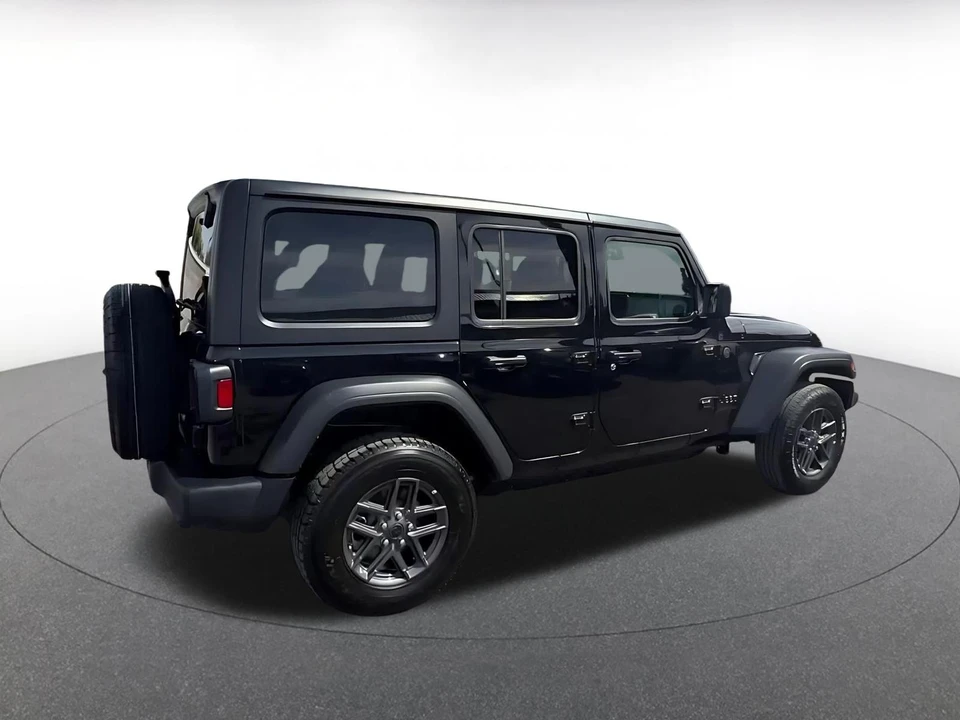 2025 Jeep JL Wrangler - Image 12 of 31