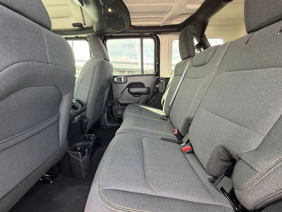 2025 Jeep JL Wrangler - Image 22 of 31