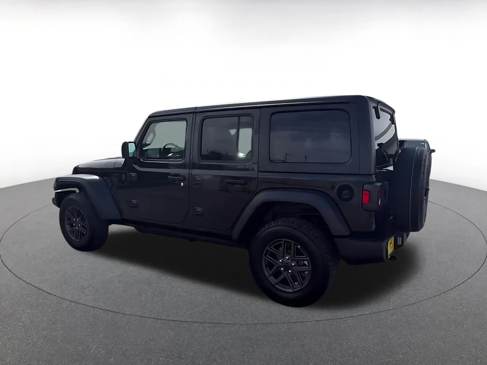 2025 Jeep JL Wrangler - Image 8 of 31