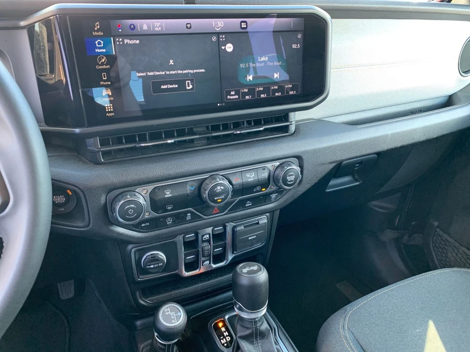 2025 Jeep JL Wrangler - Image 14 of 31
