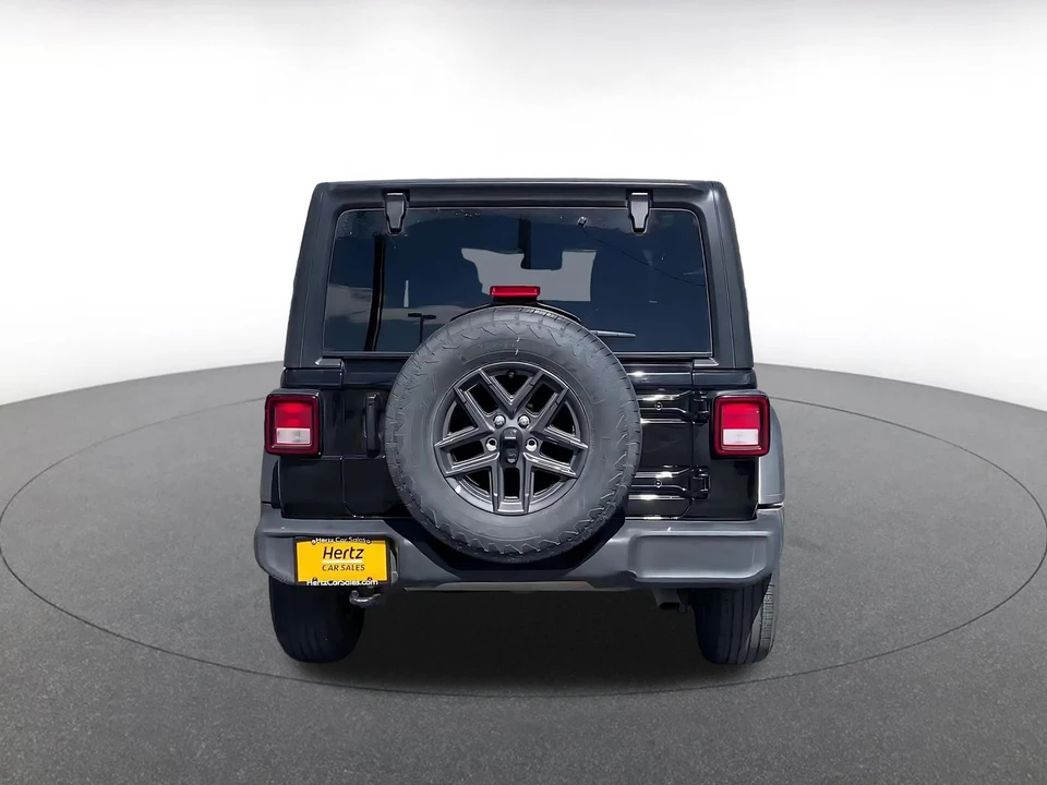 2025 Jeep JL Wrangler - Image 11 of 31