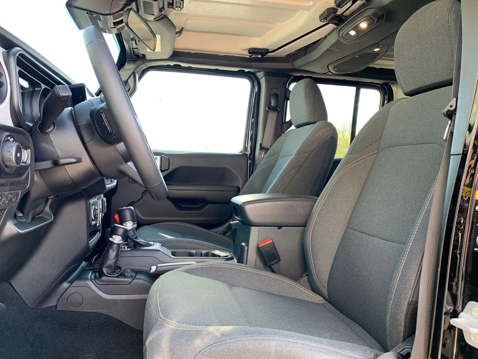 2025 Jeep JL Wrangler - Image 27 of 31