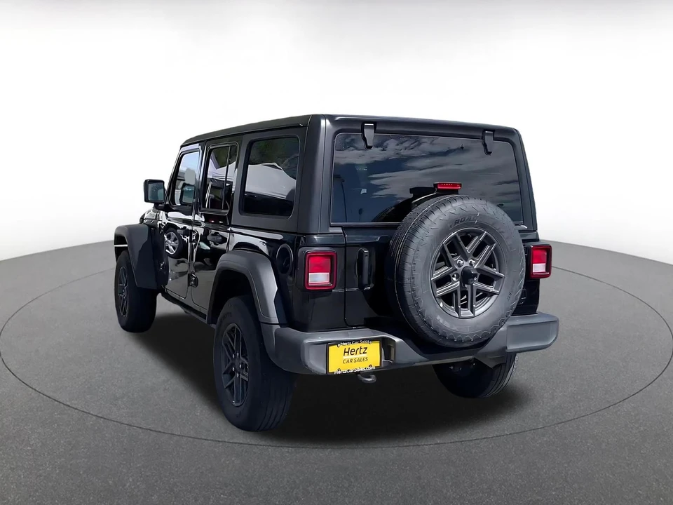2025 Jeep JL Wrangler - Image 11 of 31