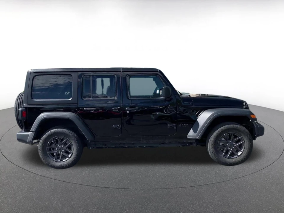 2025 Jeep JL Wrangler - Image 16 of 31