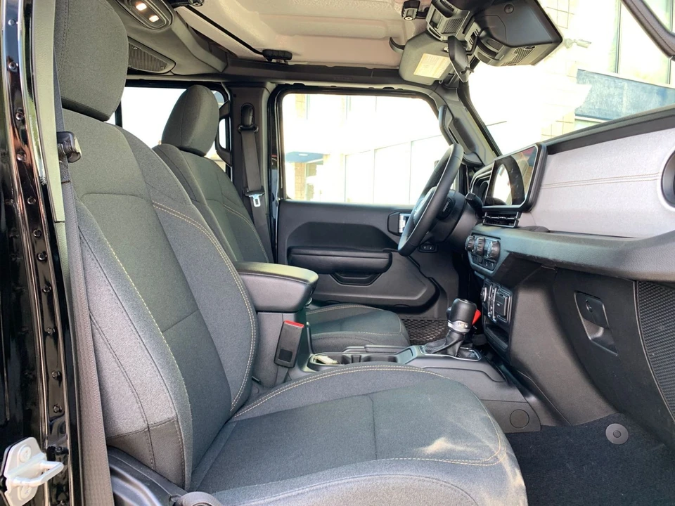 2025 Jeep JL Wrangler - Image 30 of 31