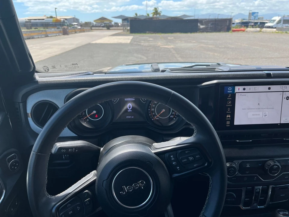 2025 Jeep JL Wrangler - Image 30 of 31