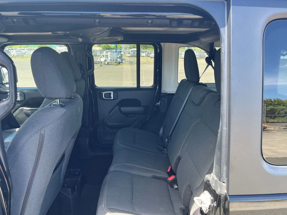 2025 Jeep JL Wrangler - Image 22 of 31